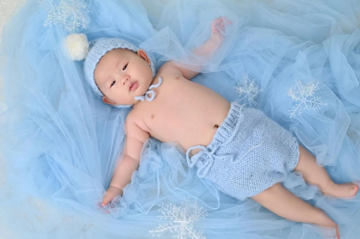 克孜勒苏柯尔克孜孕妇肚子上长红点
